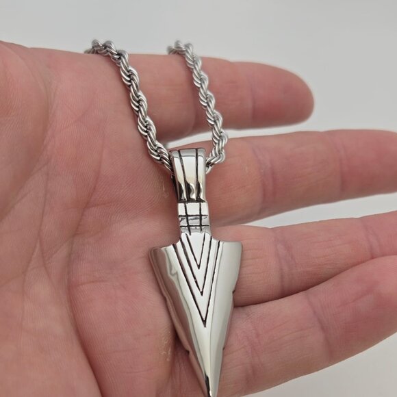 Silver Stainless Steel Arrowhead pendant and Rope Chain - Picture 5 of 9